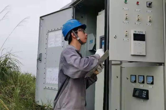 8  黨建引領(lǐng),點燃發(fā)展“紅色引擎” 8  黨建引領(lǐng),點燃發(fā)展“紅色引擎”